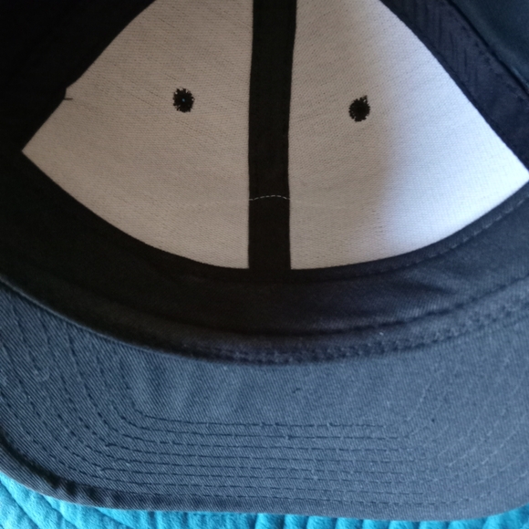 VANS Off The Wall Snap Back Black Hat Cap Embroidered Tan Logo - Picture 5 of 9